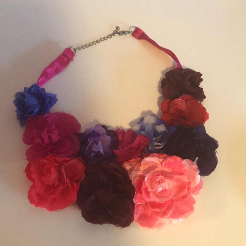girls floral necklace
